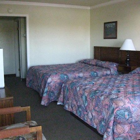 Desert Inn Motel Barstow Room photo