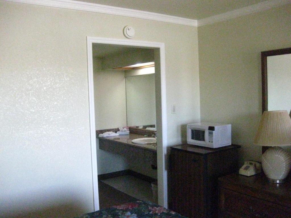 Desert Inn Motel Barstow Room photo